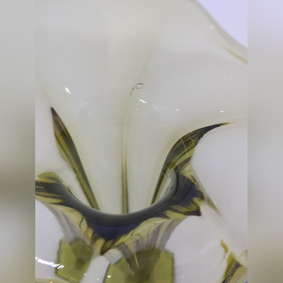 Westmoreland Avocado Green Jack in the Pulpit Glass Vase - Picture 2 of 10